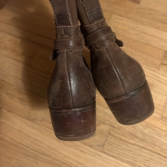 US Woman’s size 8.5 Ugg boots - Picture 5 of 7